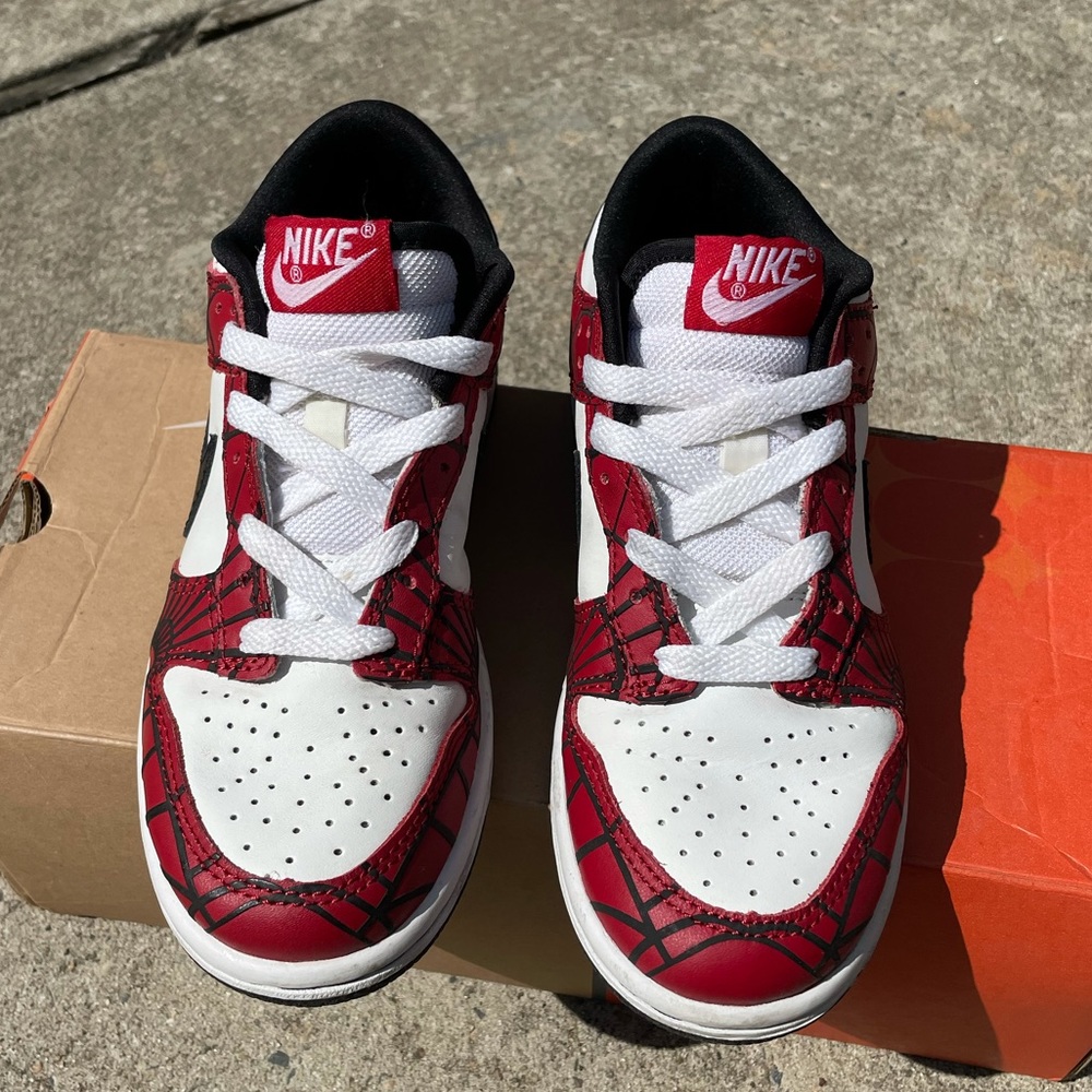 Spiderman Nike Dunk Low(GS) size 3.5Y